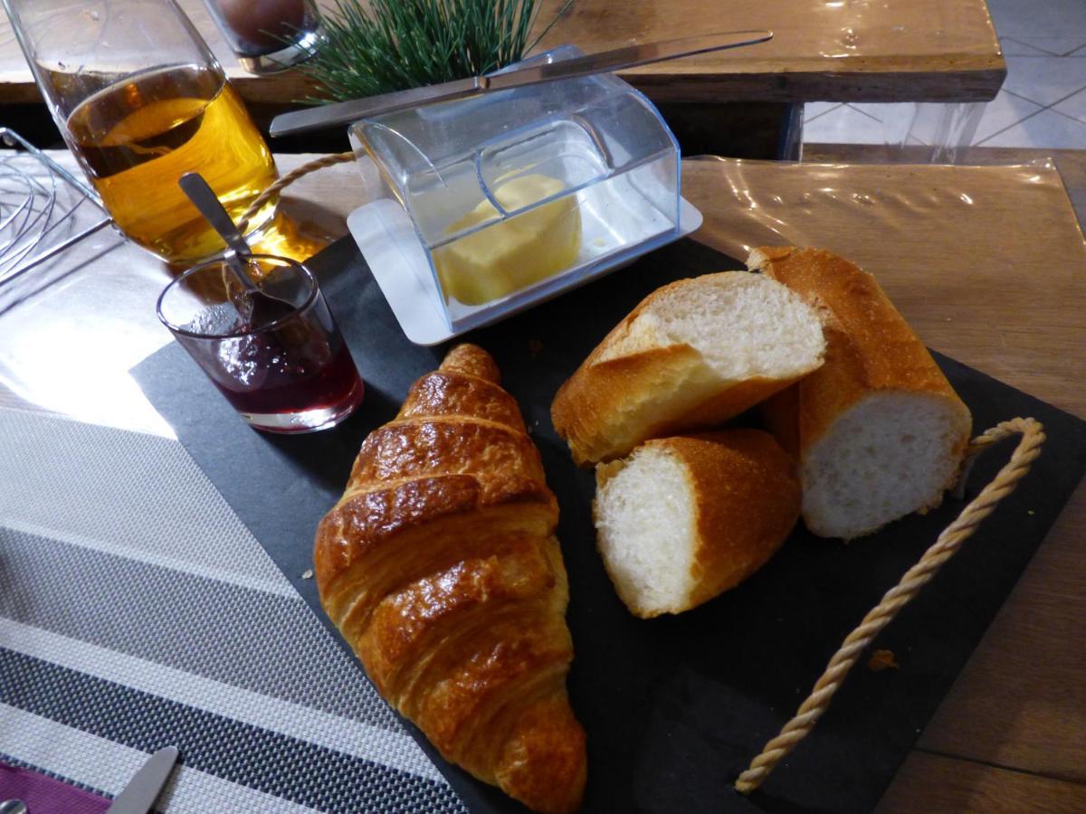 Les Petites Brosses Panzió Montbizot Kültér fotó